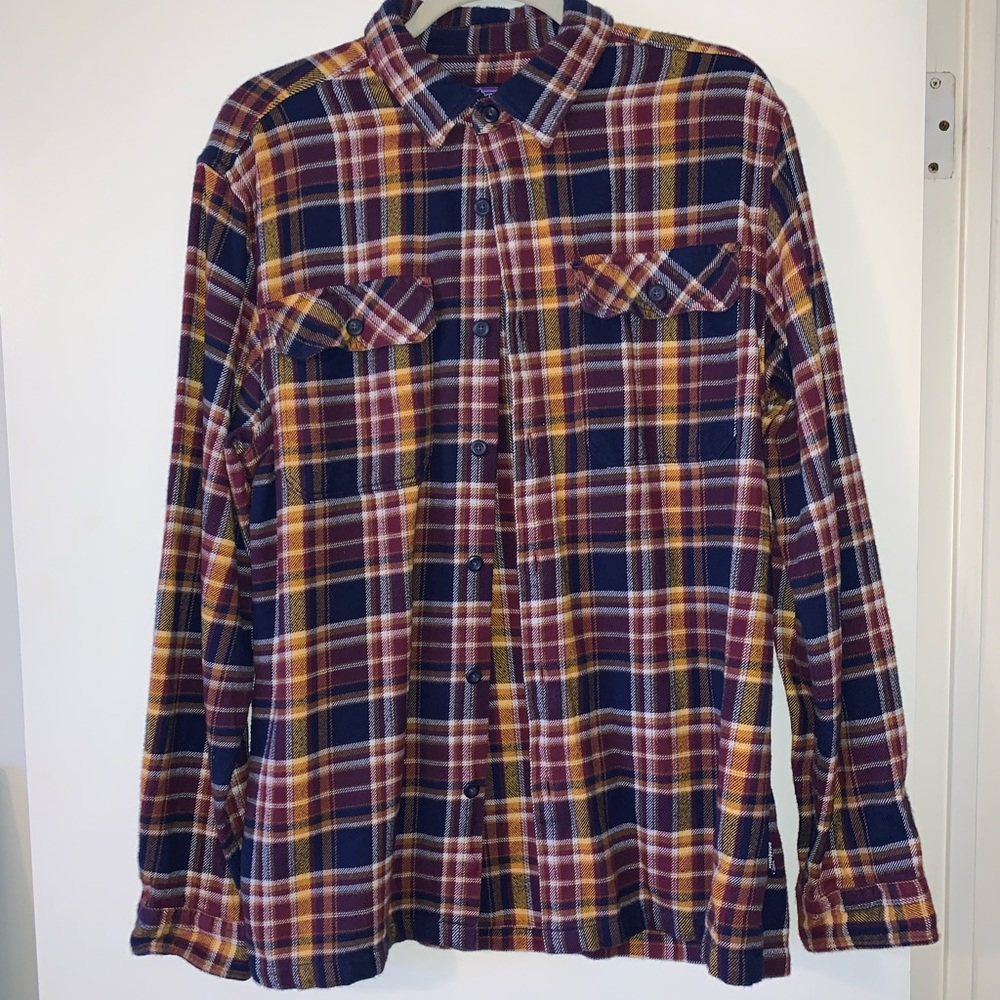 Mens organic cotton Patagonia medium long sleeve button down